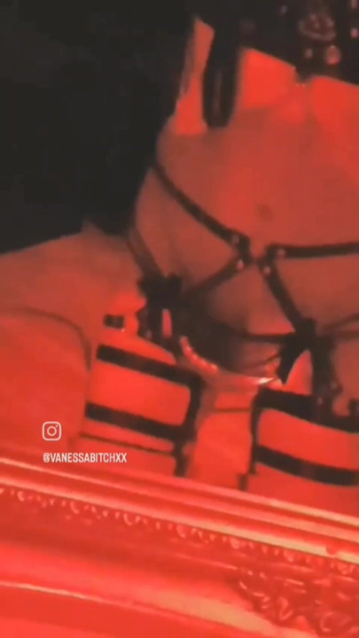 Dés🎲CLoSe VaneSsaBiTCHx PariSChienneTrvprod⁷⁵⁰¹⁷ AMPHiBiSauna