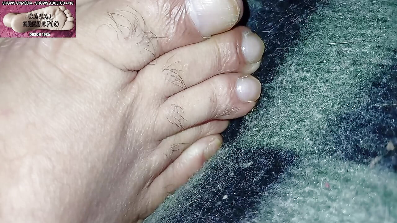 Worshipping the feet of Gresopio 5