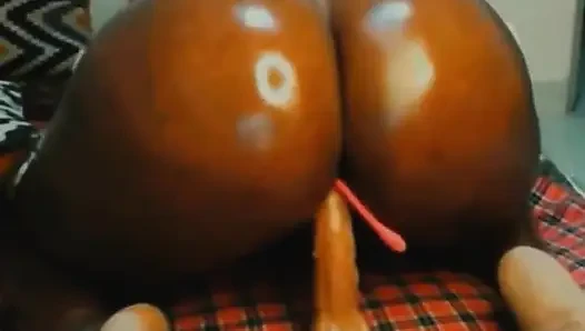 Oiled BBW Riding