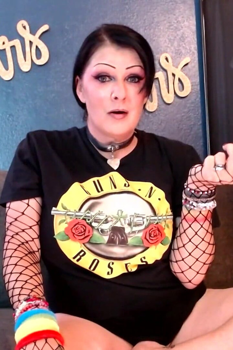 Smoking Bitch Humiliation for Jerking off