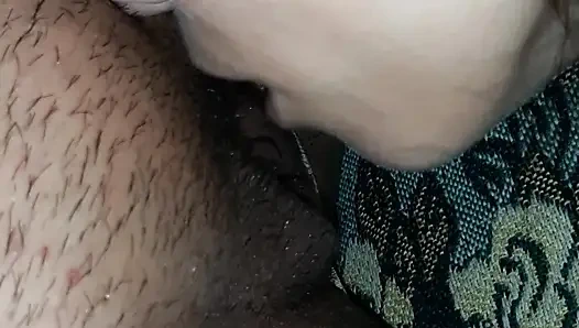 Aku belum pernah muncrat di mulutnya begitu cepat dan kuat