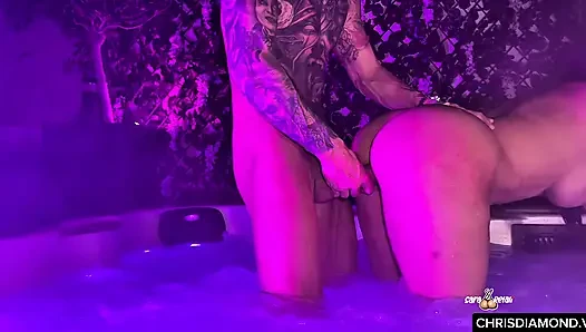 Chris diamond dientot habis-habisan di jacuzzi