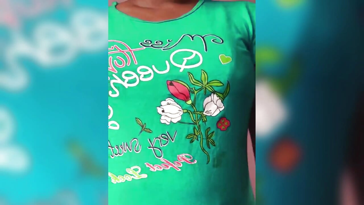 アムーのTシャツ脱ぎ、大きな胸とオイルマッサージ、大きな胸
