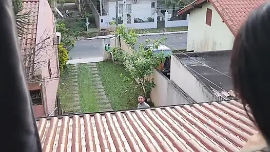 Я дала его другу моего мужа, когда он был во дворе, покосил газон и говорил со мной. Часть 2