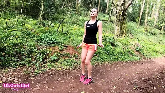 Мне пришлось кончить на улице, пока вы наблюдали: Отчаянный пробежка