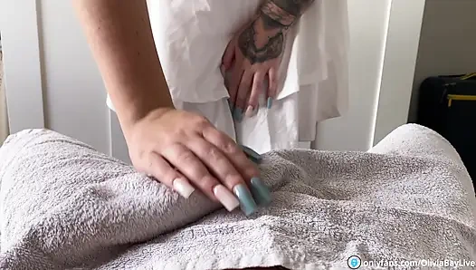 Zıplayan memeler ıslak gömlek kovboy kız sarışın sert sikişiyor