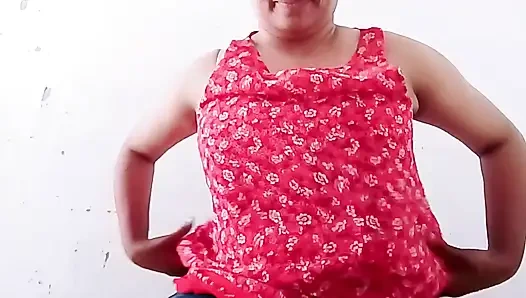 Schöne möpse in der zeit, sie ist so sexy