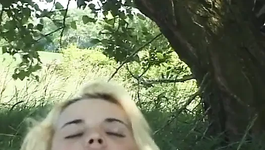 Cute German Teen Likes to Masturbates in Outdoor Session