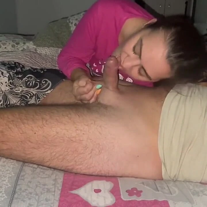 绿帽老公和好朋友给老婆惊喜
