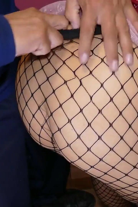 Muž mi daje jako dupe, gura sav svoj kurac i svršava unutra