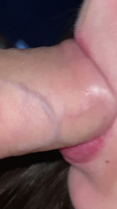 Filled the beauty's mouth with sperm, which he couldn't stand and sperm poured on his lips | Clip 1