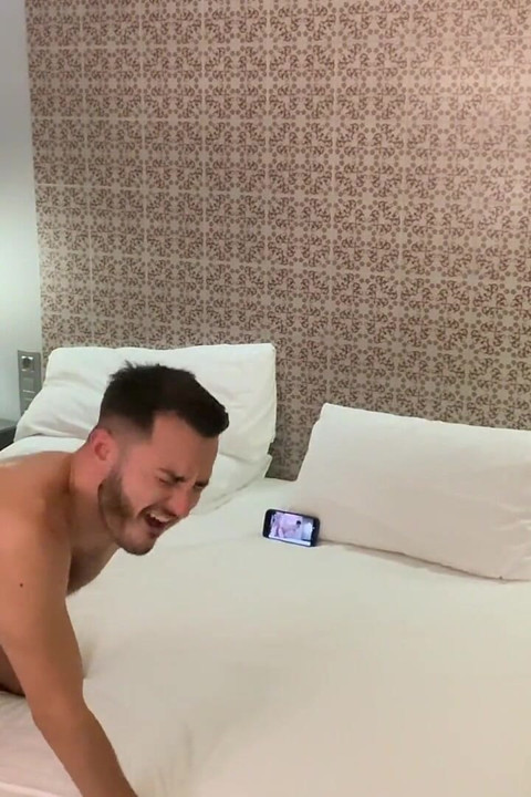 Pantat berdebar tanpa gondon di hotel gay di Barcelona