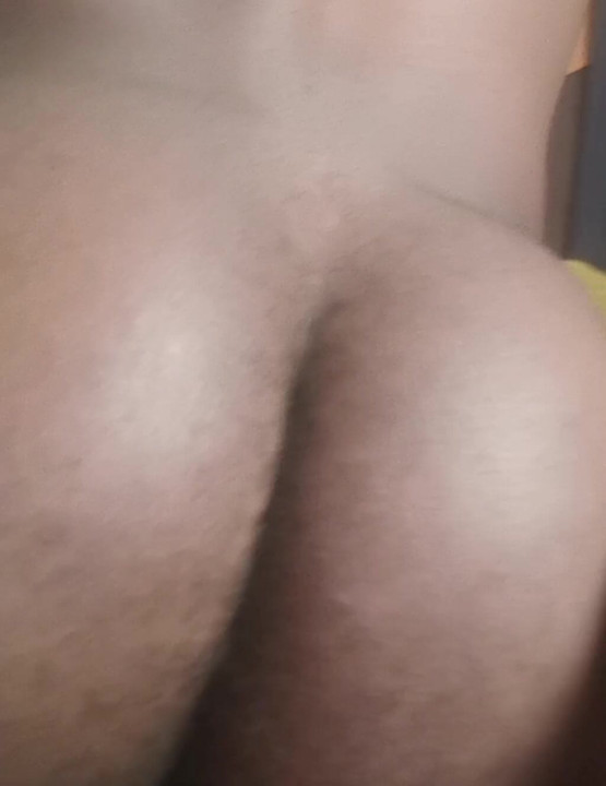 Juicy Asss, text to create content together only males!