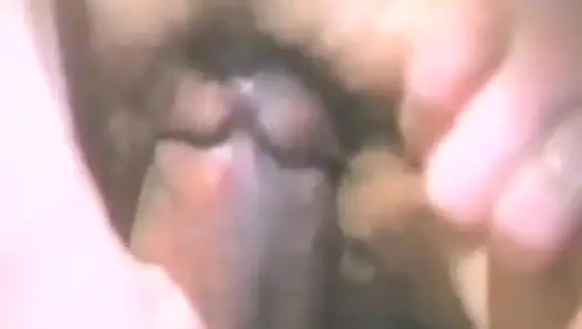 Cewek sange rambut cokelat ini suka banget ngentot kontol raksasa pria kulit hitam