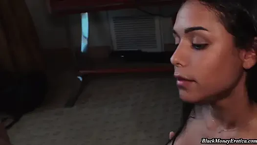 Memek camila cortez si gadis remaja kolombia dientot habis-habisan sama kontol besar pria kulit hitam