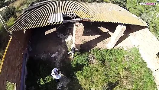 Tattooed rocker makes blonde MILF scream loudly