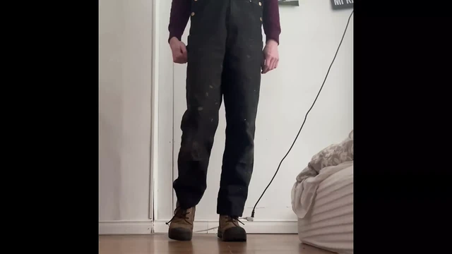 Jerk off in work boots