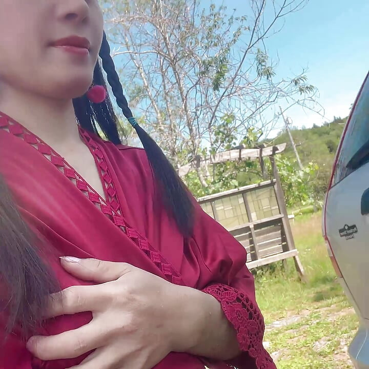 ما عليك سوى المشي إلى الحديقة والتبول