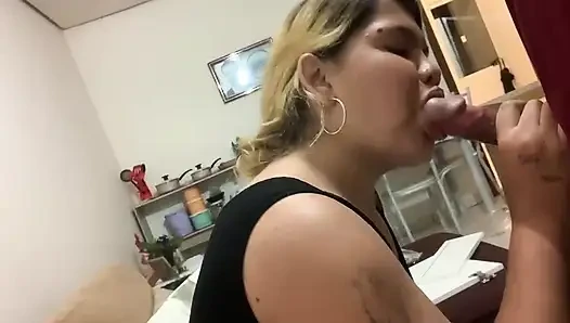 Wife giving blowjob to buddy fitter