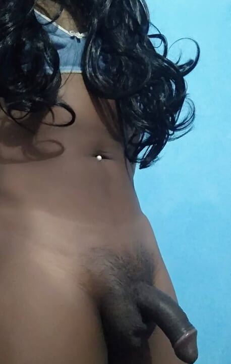 Siapa yang mau nikmatin pantat hitamku yang seksi?