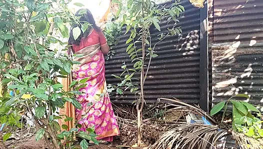 Tante suchte nach etwas im garten und ich hatte sex mit ihr