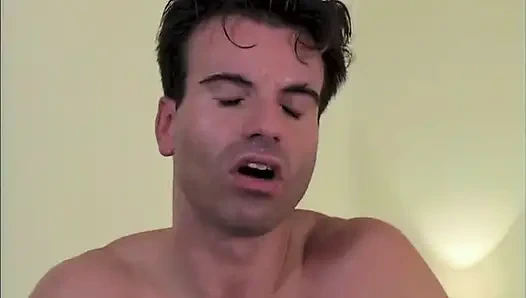 Идеальная блондинка берёт этот большой член в задницу