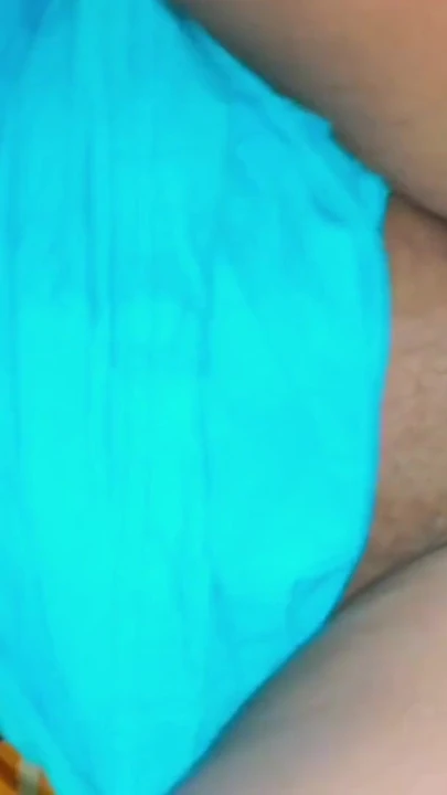 Big size doodh wali biwi ka pati ne boobs daba ke chut me lund dal diya.desi girlfriend ko boyfriend raat me chudai kiya.hindi xxx sex video | Clip 1