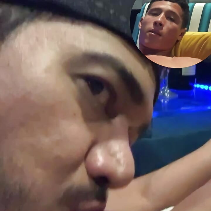 O jovem hesitou no início, mas cedeu ao fim com um tremendo boquete!