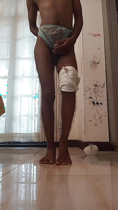 I am back. Enjoy my natural dick