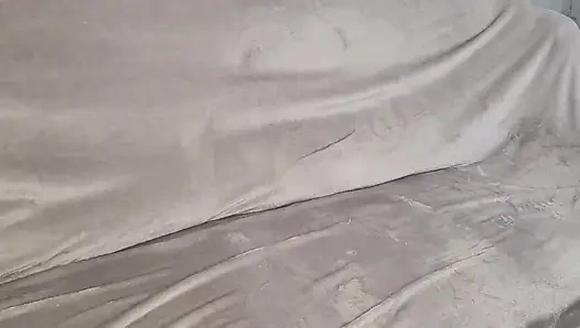 Komşum gerçek bir nimfomanyak.