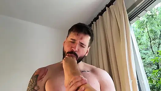 Delicious Footjob From the Sexiest Pornstar, Patty Kimberly.