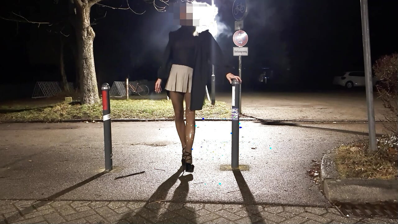 Walk in my black transparent Latex pantyhose with high heels