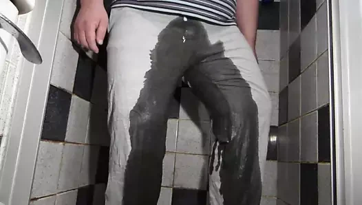 pissing benim eşofman