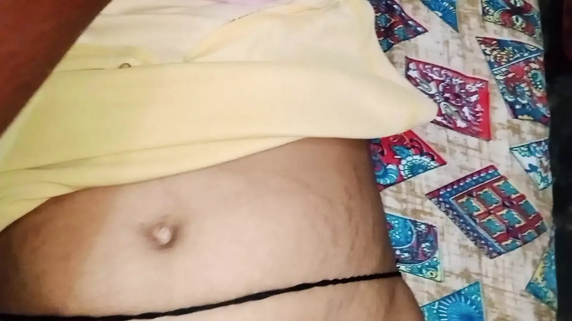 हिंदी ऑडियो के साथ देसी भाभी का अद्भुत सेक्स वीडियो