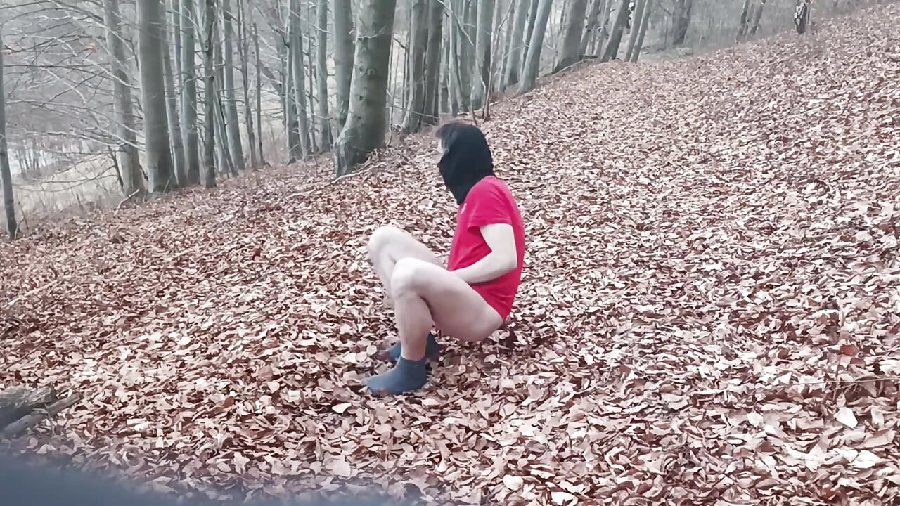 Igazi férfi amatőr szabadtéri maszturbáció