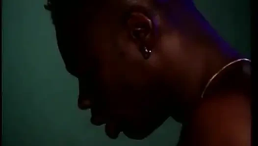 Götte amcığın içinde ağzında büyük siyah yarak