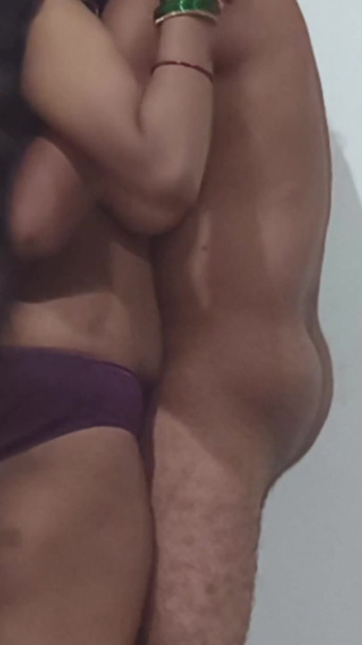 Seeing the finger being done, I stood up and then fucked fiercely and my sister-in-law's pussy was cut into two pieces. | Clip 1