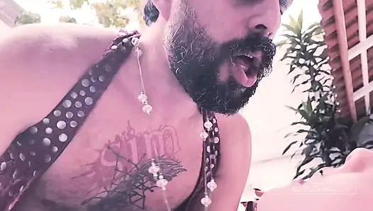 Çift Carnival'da tanıştı ve ilk virajda seks yaptı