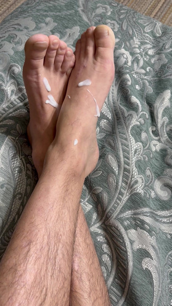 Stopala s kapljicama.