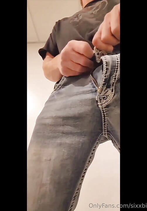 Fan of the Month Awarded a Big Cock and Cumshot