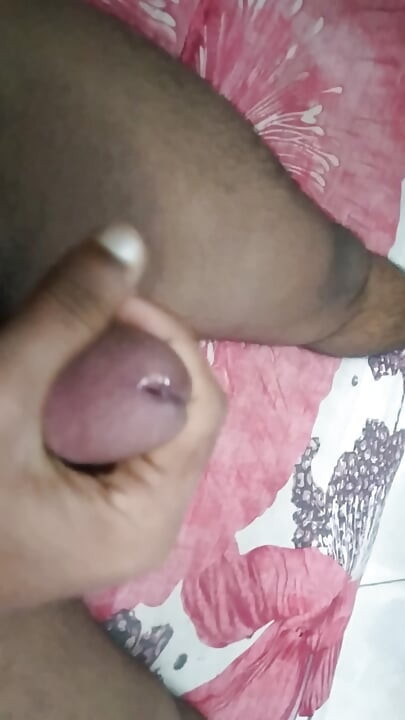 Desi người đàn ông gầy một mình Jark và xuất tinh trong tay ... xem cho đến khi kết thúc cho sự hài lòng của bạn