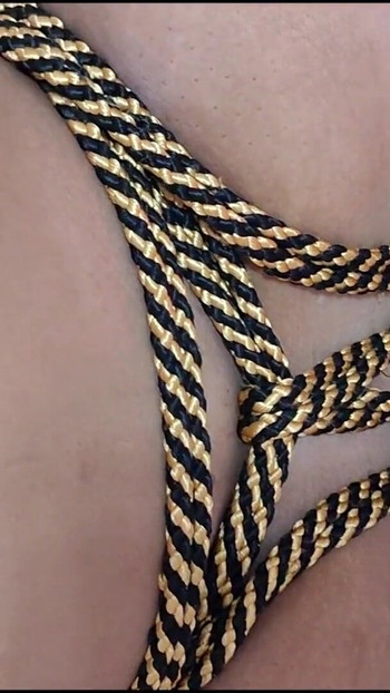 Bhabhi Khushi disebat dan dikongkek dengan kejam, di muka | Klip 2