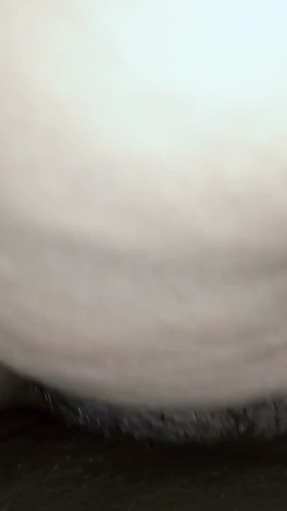 Bhabhi desi hindú teniendo sexo mañanero bajo la frazada, sexo caliente en la habitación con close-up | Clip 2