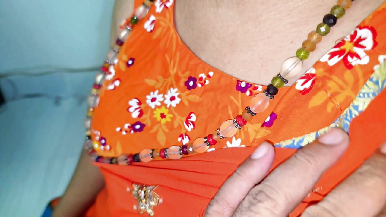 Intense fucking between an Indian 'beautiful mami'.