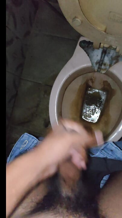 Masturbating in toilet and big cumshot