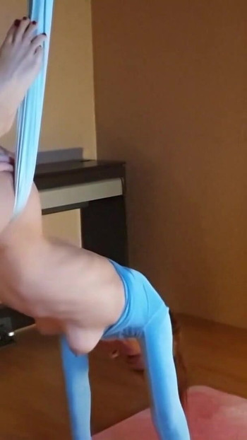 Unvergesslicher moment von "Gefickt yogalehrerin in einem hammok"