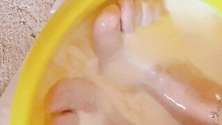Baño de pies con leche - cuidado de belleza- footfetishfashion