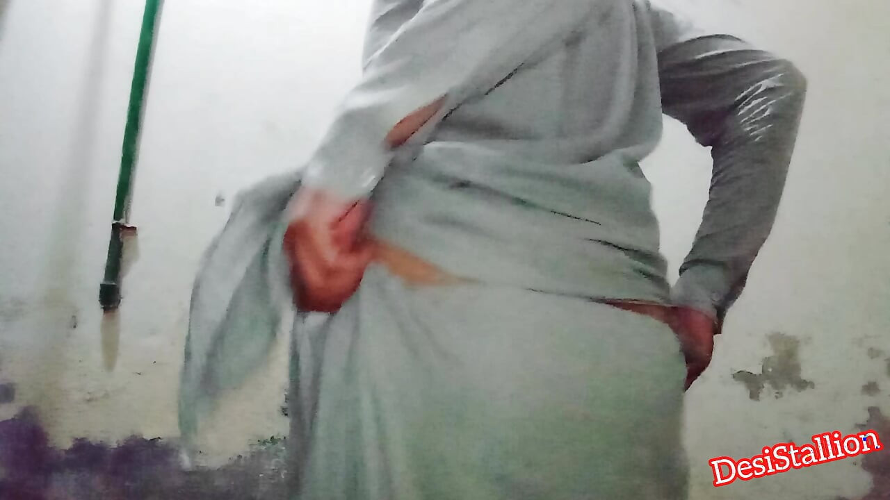 Body Language in Motion - Slow Tease in Natural Light