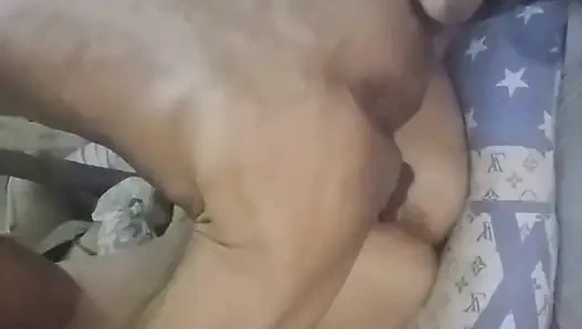 Istriku pengen banget dientot habis-habisan sama kontol besar sampai matanya menganga lebar