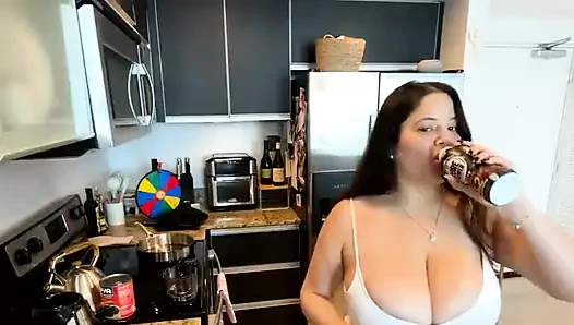 Live streaming bareng dani valentina